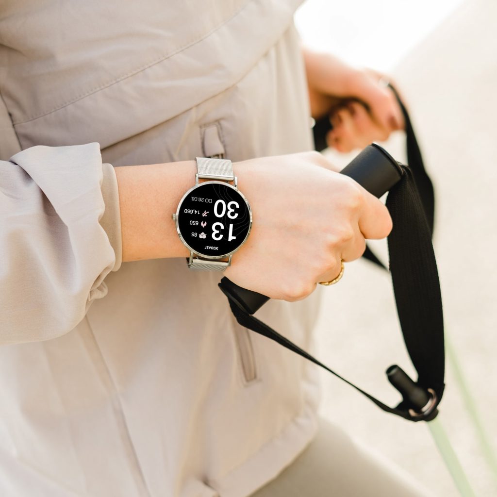 Die perfekte Kombination aus Design und Funktion: Die SIONA 2 Silber Smartwatch für Frauen