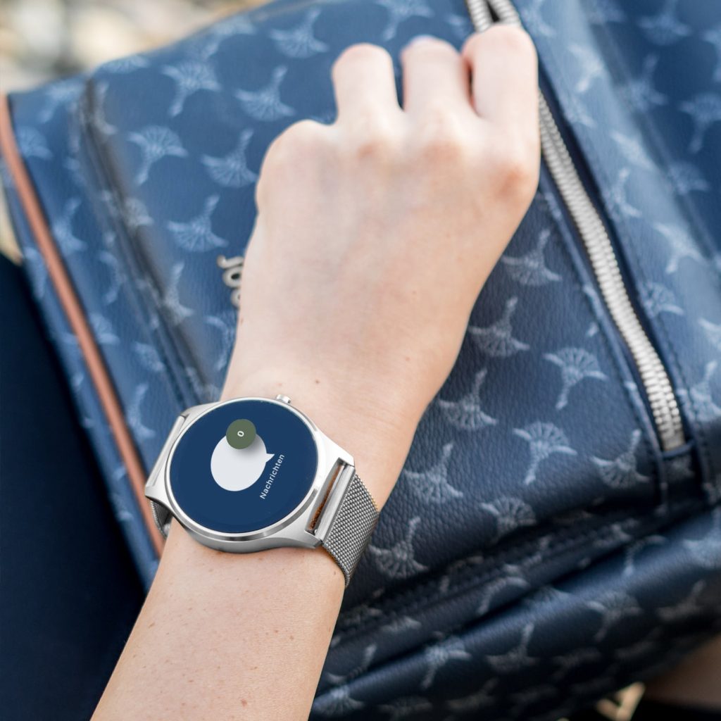 Modische Damen Smartwatch elegant silber